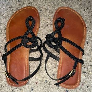 Universal threads sandals